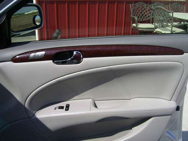 Buick Lucerne 2011 photo 16